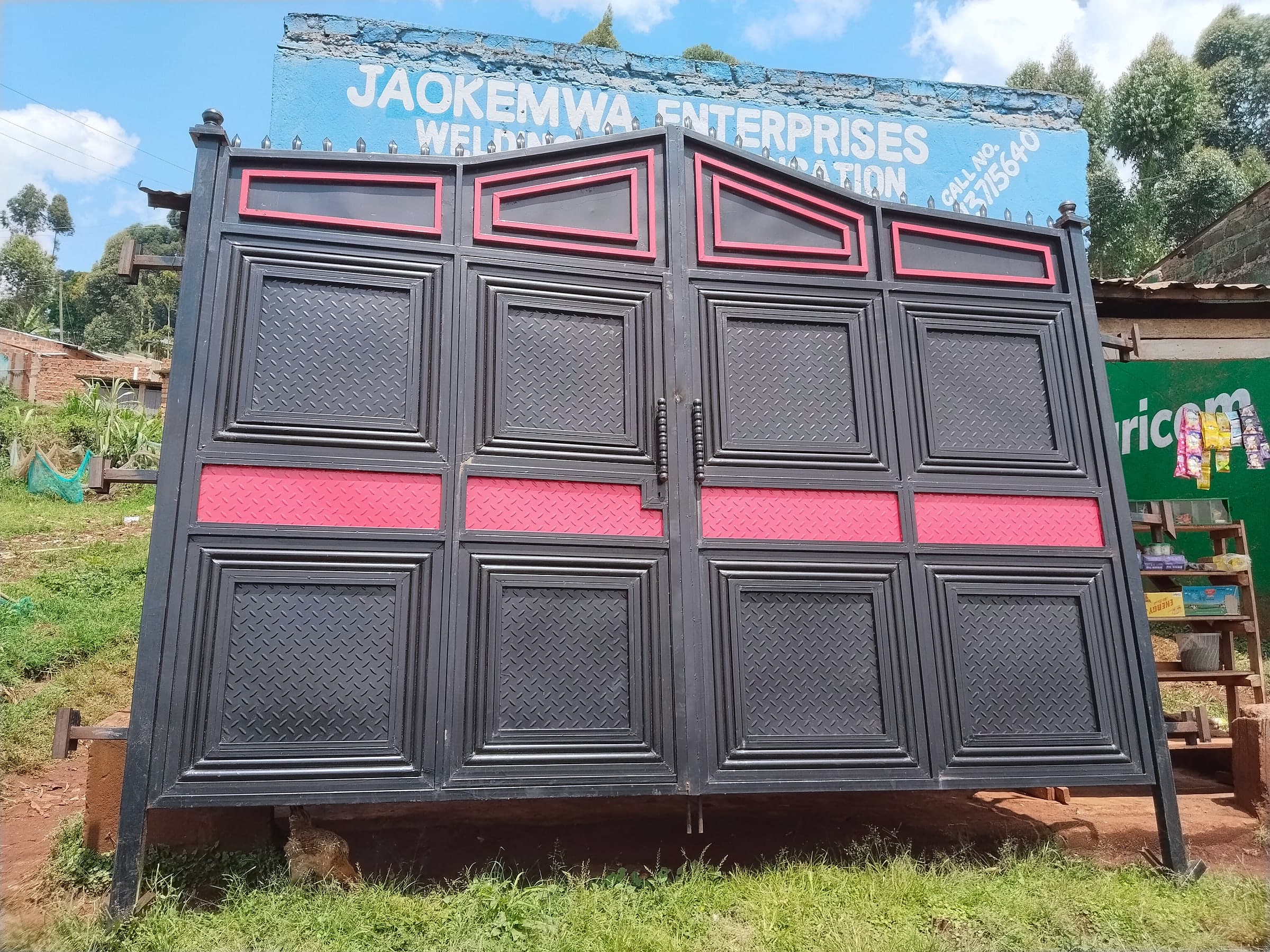 Black & Rose Panel Compound Gate