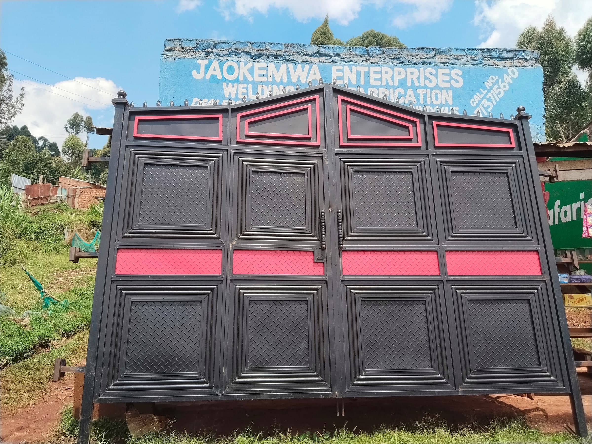 Black & Rose Panel Compound Gate