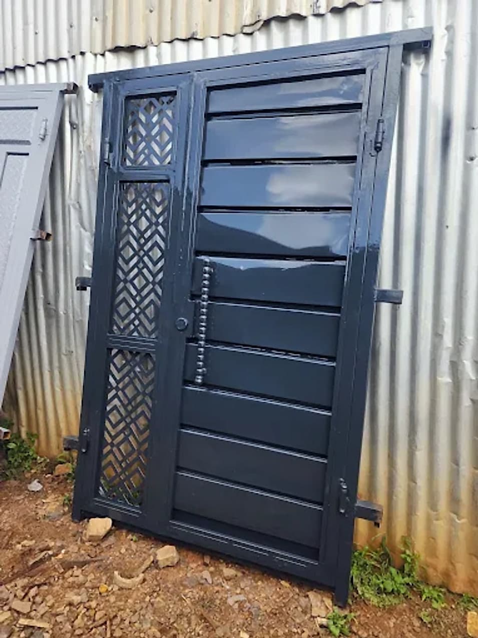 Charcoal Door with Diamond Side Panel