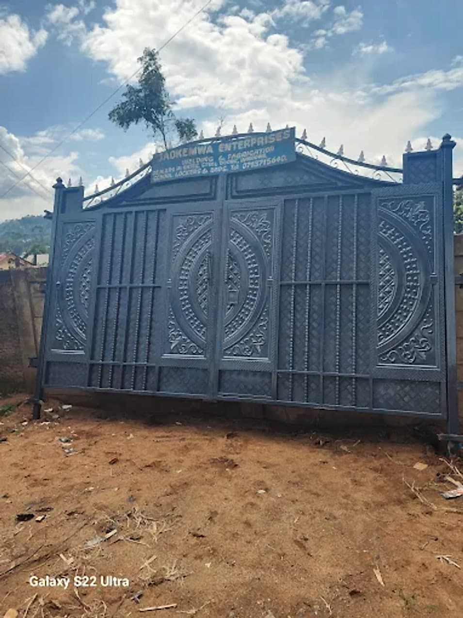 Charcoal Medallion Compound Gate