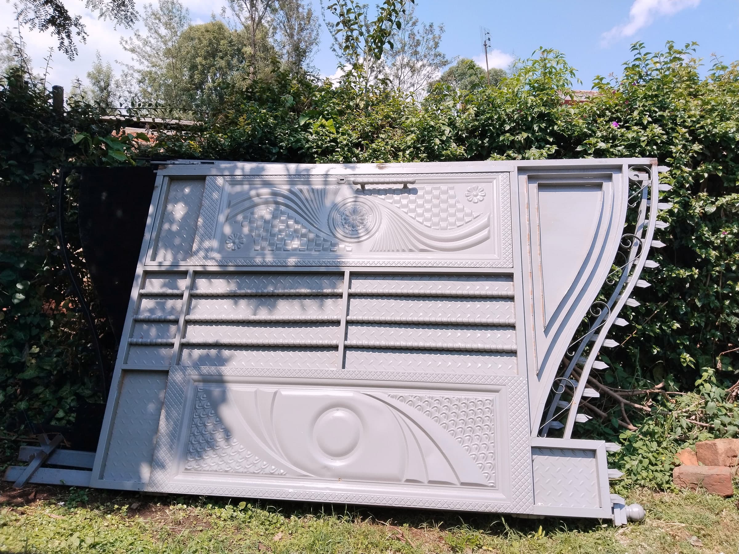 Silver Decorative Sliding Gate Leaf