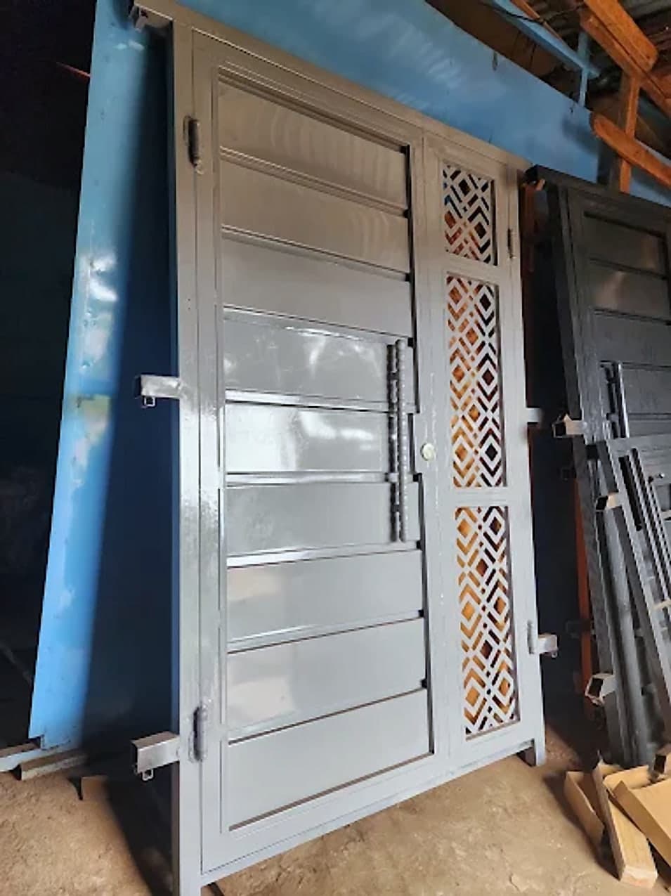 Silver Door with Fretwork Side Panel